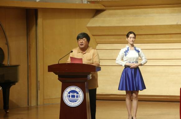 3.张旭东院长宣读获奖同学名单