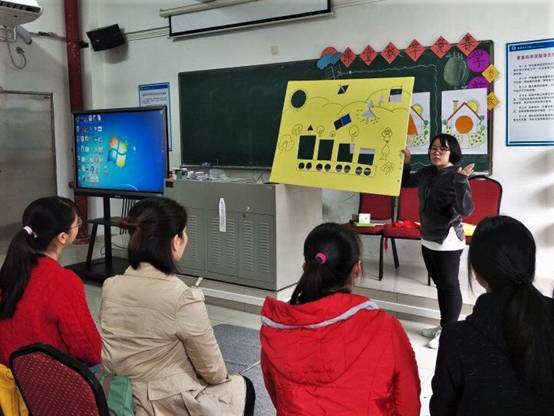 参赛选手与模拟学生互动(学前组)